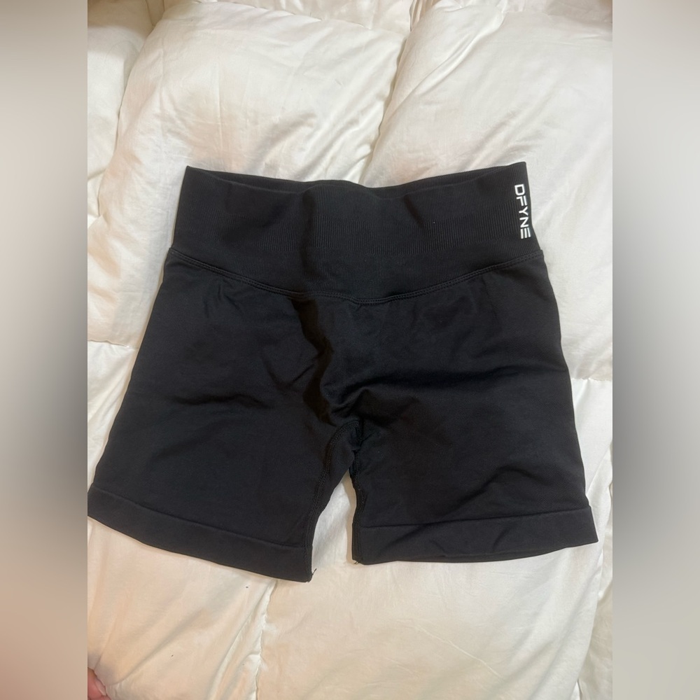 DFYNE Women's Black Compression Shorts 4.5” inseam